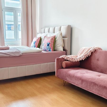The Rose Apartment - Near Schoenbrunn Palace Вена Экстерьер фото